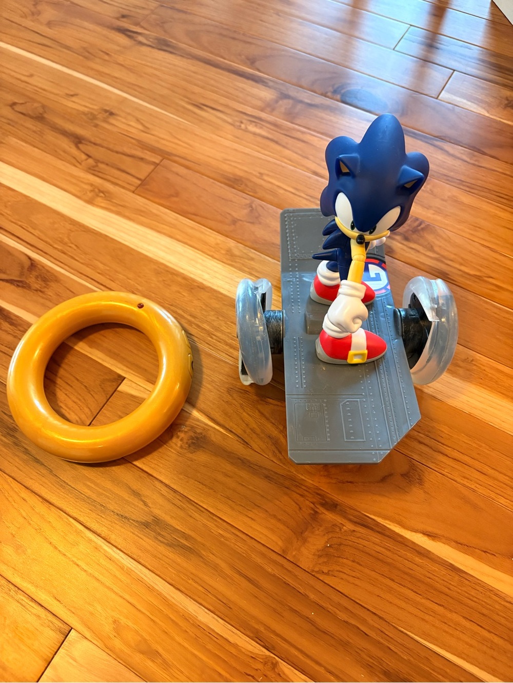 Sonic the Hedgehog Speed
Remote Controlled Skateboard Toy
2.4 GHz